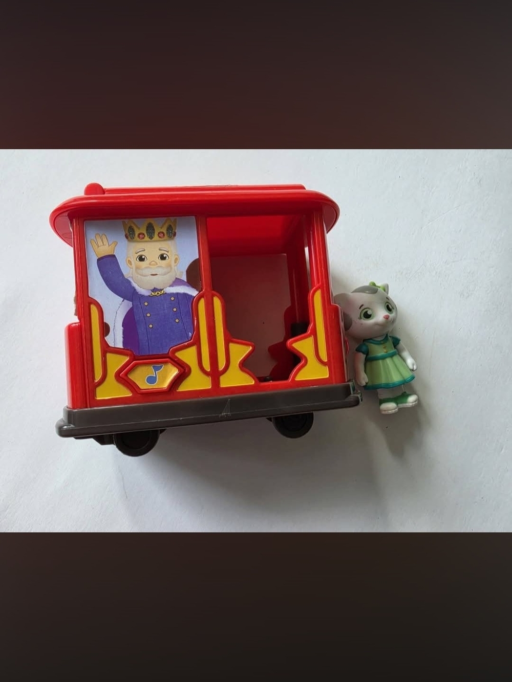 DANIEL Tigers Neighborhood Trolley vechicle With Katreina Kitty Cat.